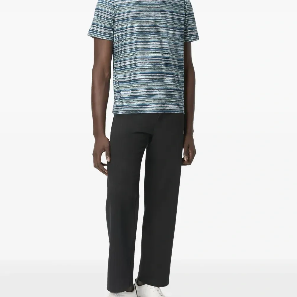 Футболка с узором зигзаг