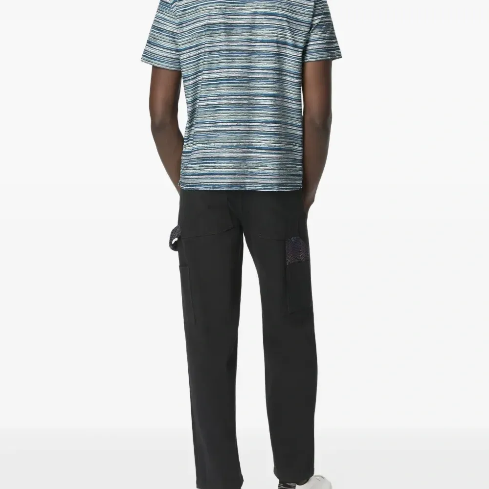 Футболка с узором зигзаг