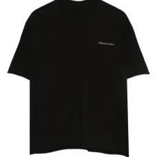 футболка с необработанными краями и логотипом