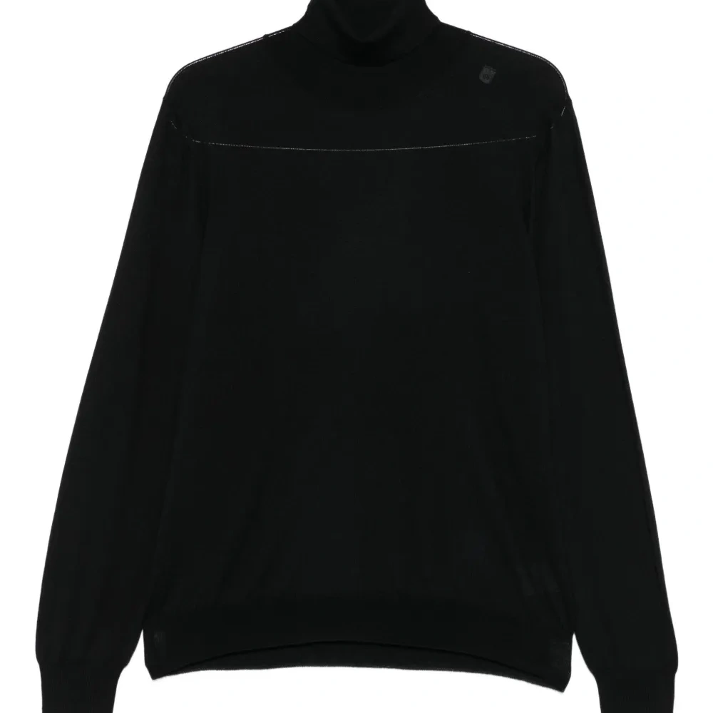 Свитер с высоким воротником