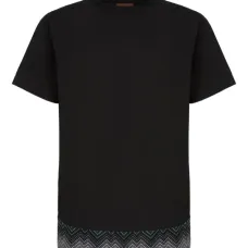 Футболка с узором шеврон