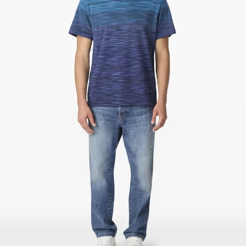 Футболка в полоску с эффектом омбре Футболка в полоску с эффектом омбре