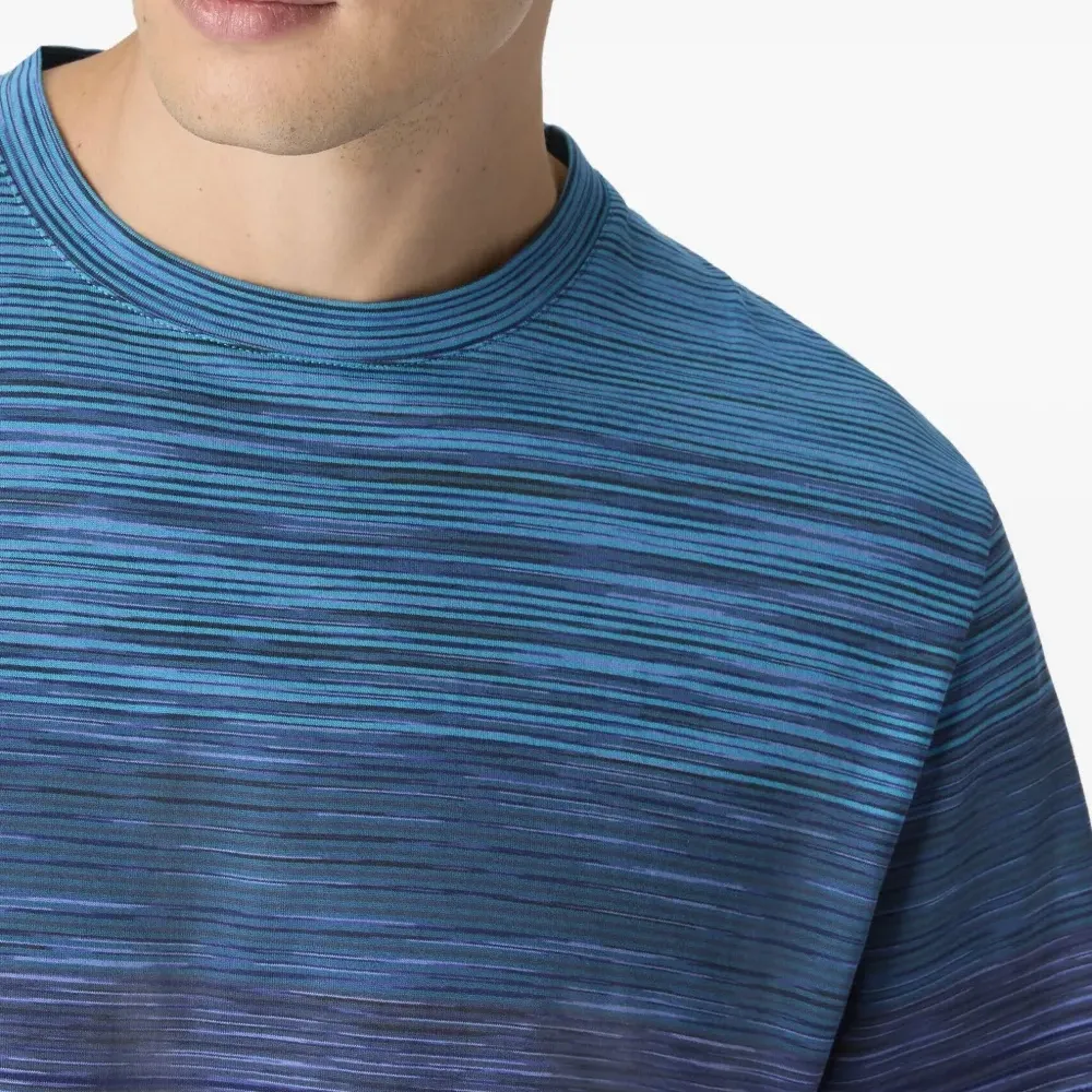 Футболка в полоску с эффектом омбре Футболка в полоску с эффектом омбре