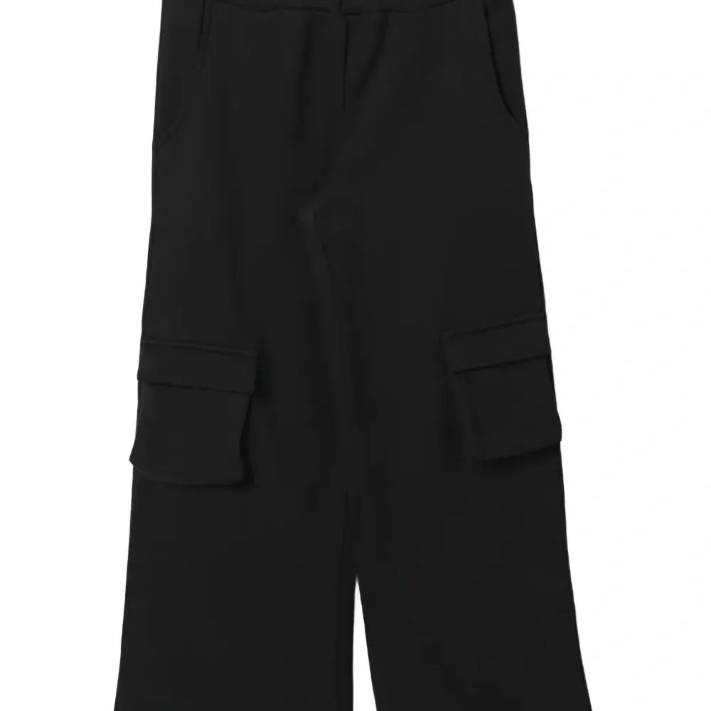 Брюки с карманами карго