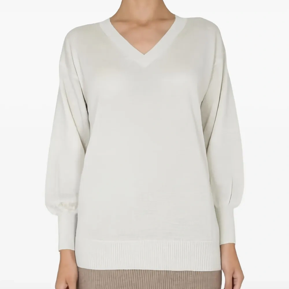 Свитер с V-образным вырезом