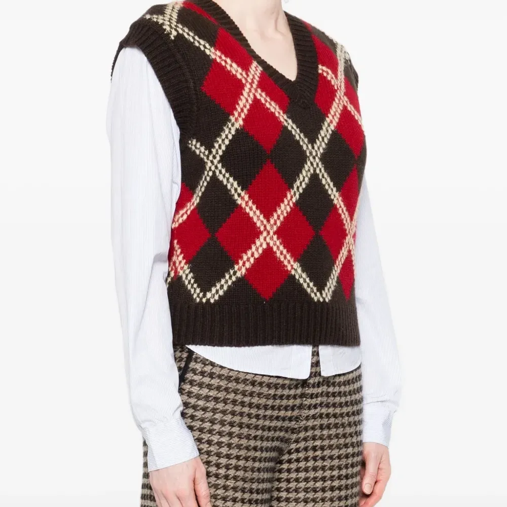 Безрукавный жилет с аргелским узором