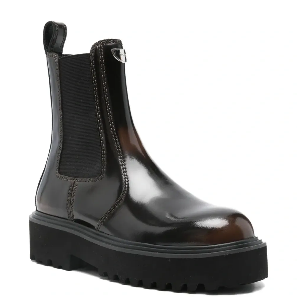 Челси из лакированной кожи