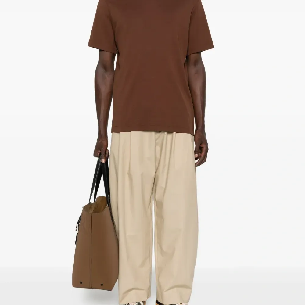 Футболка с круглым вырезом Футболка с круглым вырезом