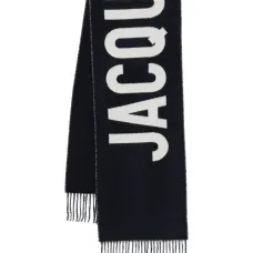 Шарф с вышитым логотипом