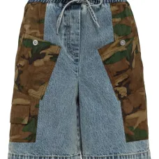 Джинсовые шорты с камуфляжным узором