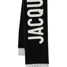 Шарф с вышитым логотипом