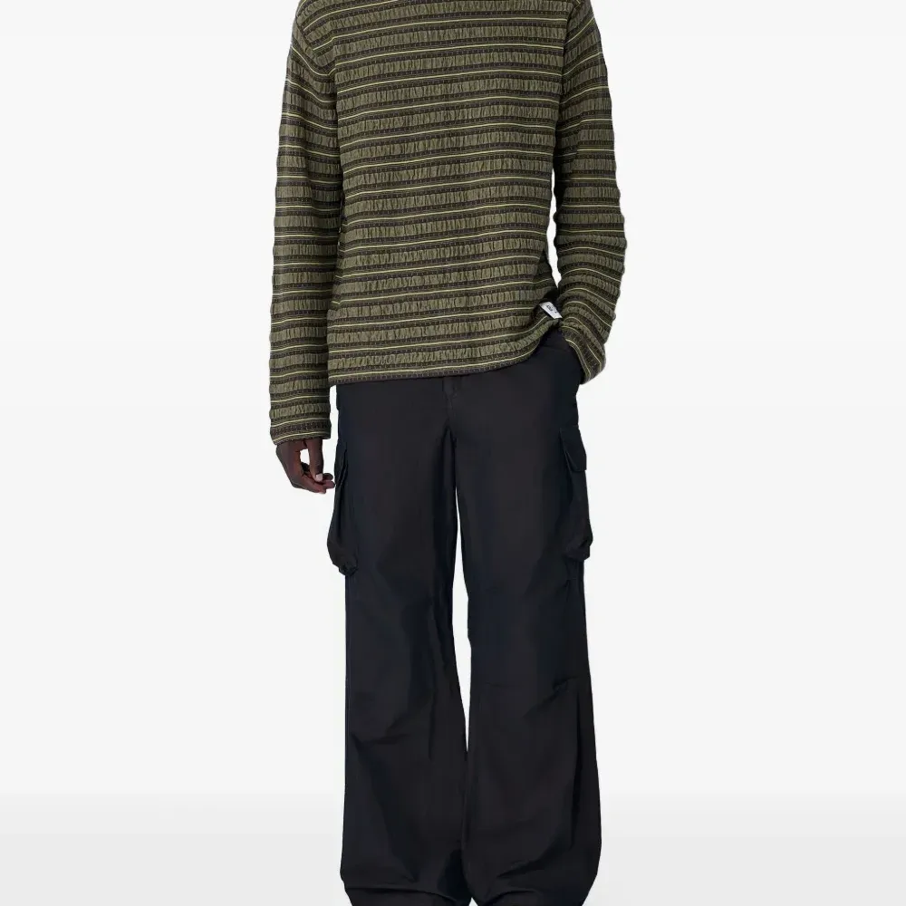 Полосатая футболка с длинными рукавами