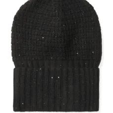 Шапка в рубчик с украшением из пайеток