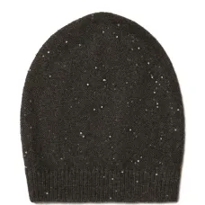 Шапка, украшенная пайетками