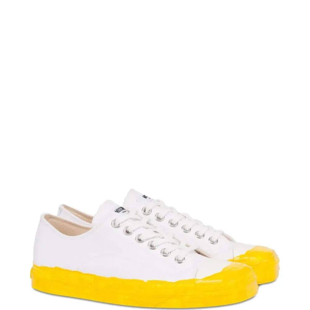 Двухцветные кроссовки на шнуровке Двухцветные кроссовки на шнуровке