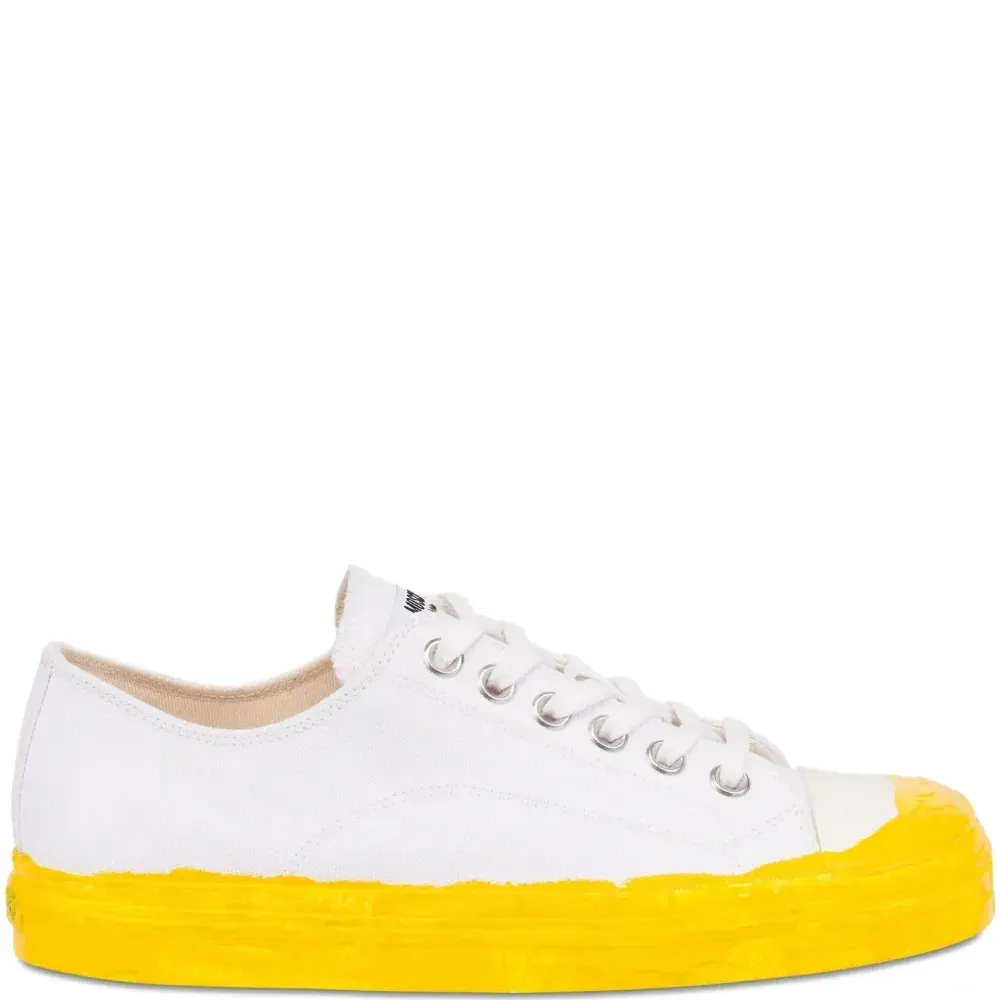 Двухцветные кроссовки на шнуровке Двухцветные кроссовки на шнуровке