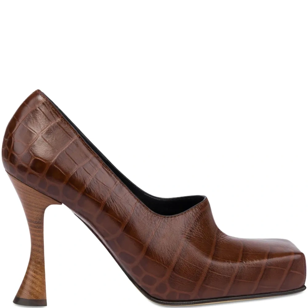 Туфли с тиснением под кожу крокодила