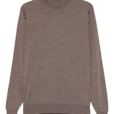 Свитер с высоким воротником