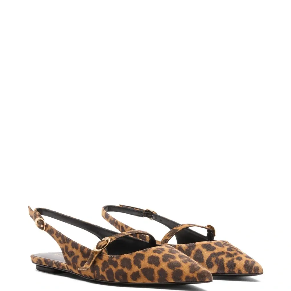 Туфли Emilia с заостренным носком и ремешком на пятке Туфли Emilia с заостренным носком и ремешком на пятке