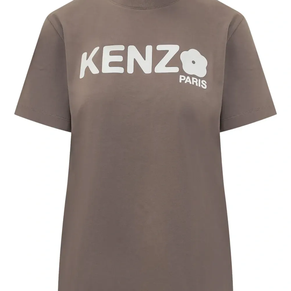 Футболка с логотипом