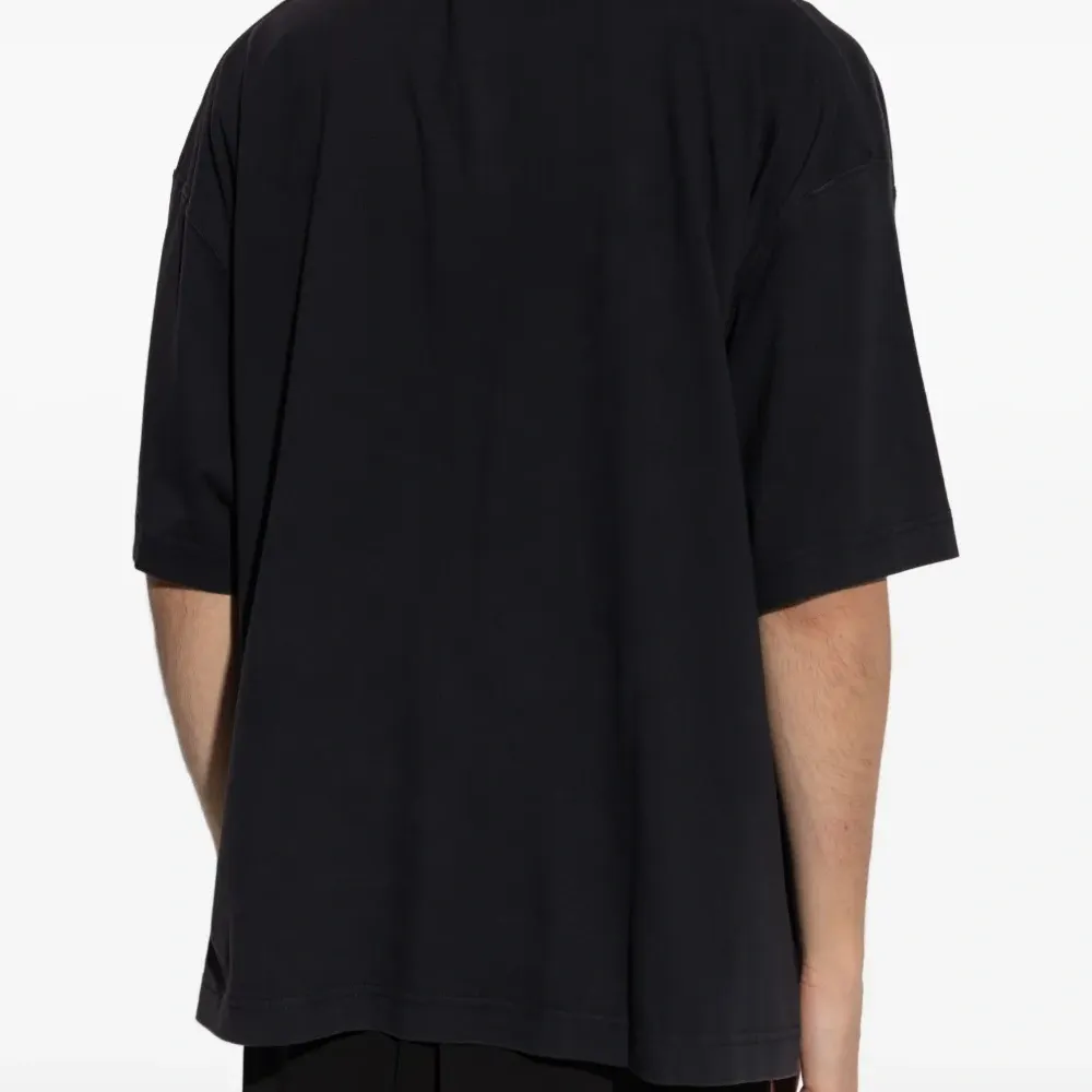 Футболка с графичным принтом