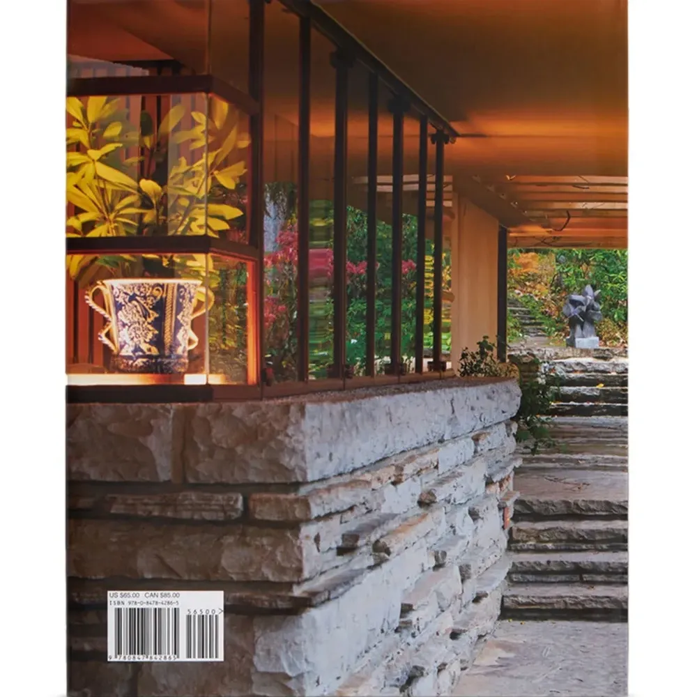 Книга Fallingwater: Living With And In Art
