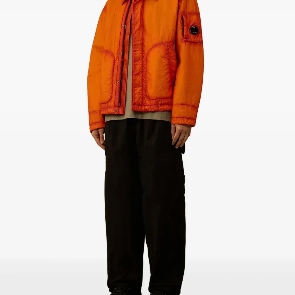 Футболка с вышивкой