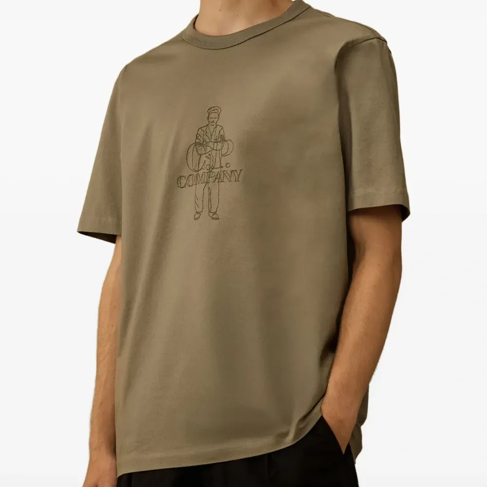 Футболка с вышивкой