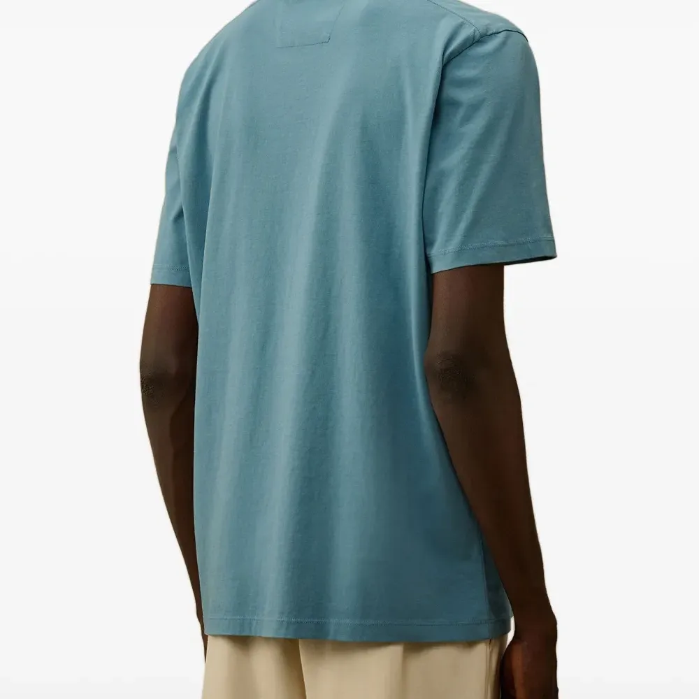 Футболка с логотипом