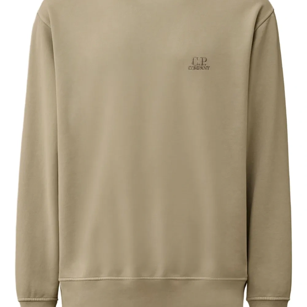 Толстовка с вышитым логотипом