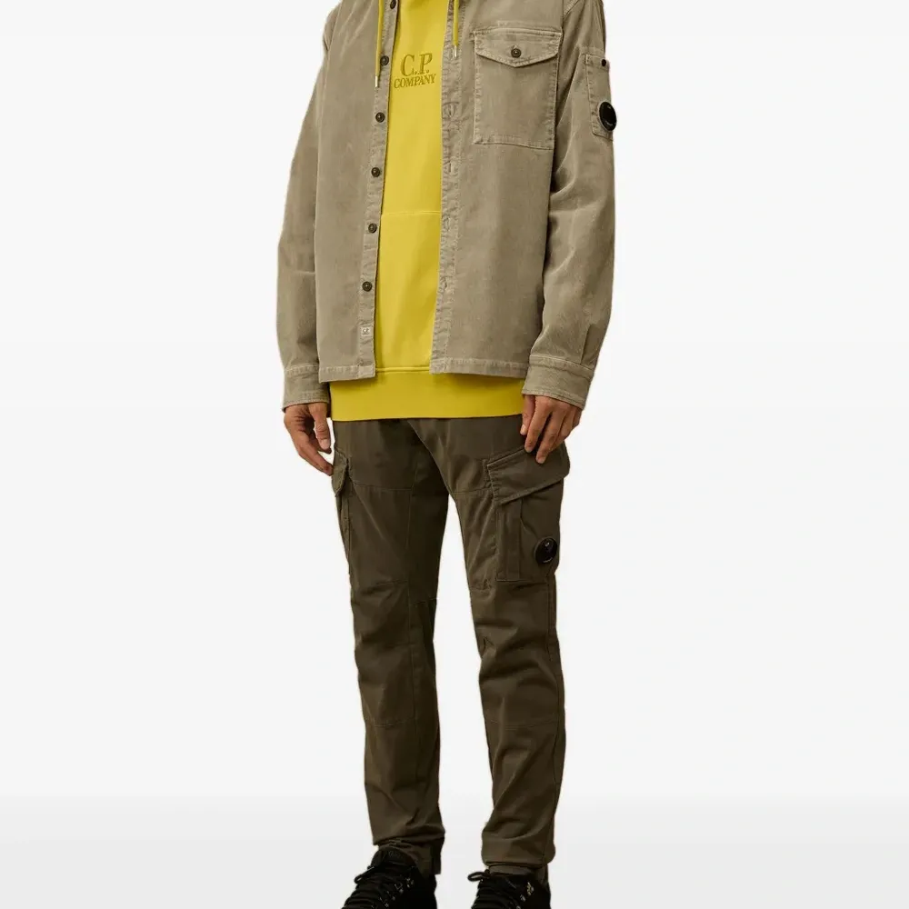 Худи с вышитым логотипом Худи с вышитым логотипом