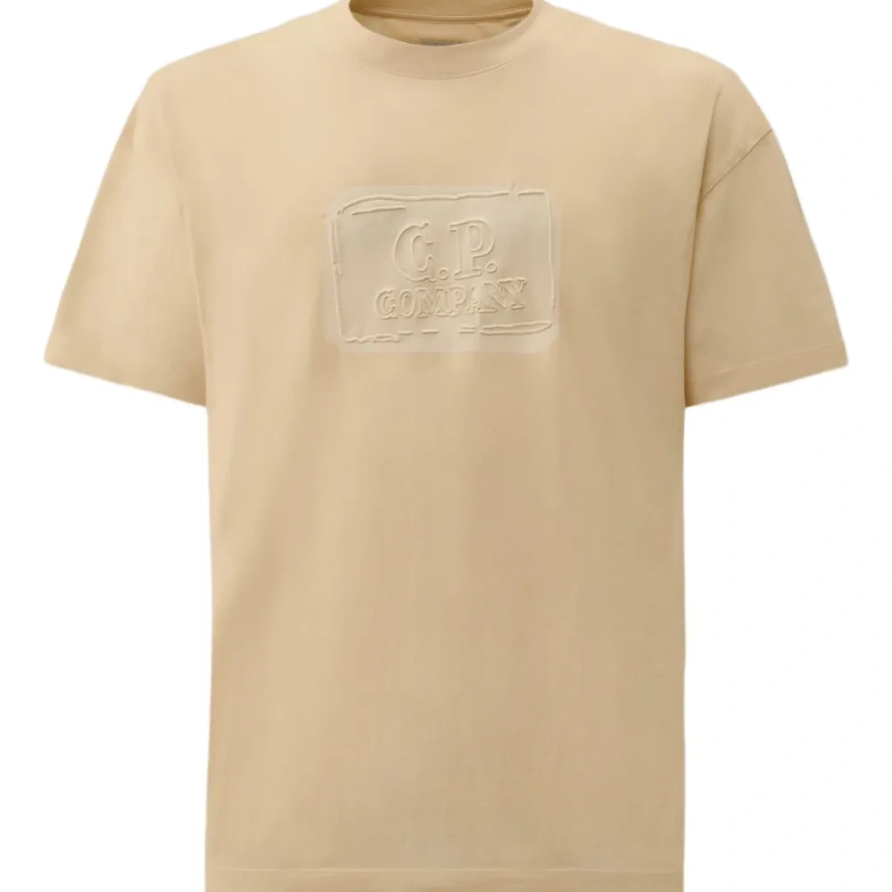 Футболка с тиснением