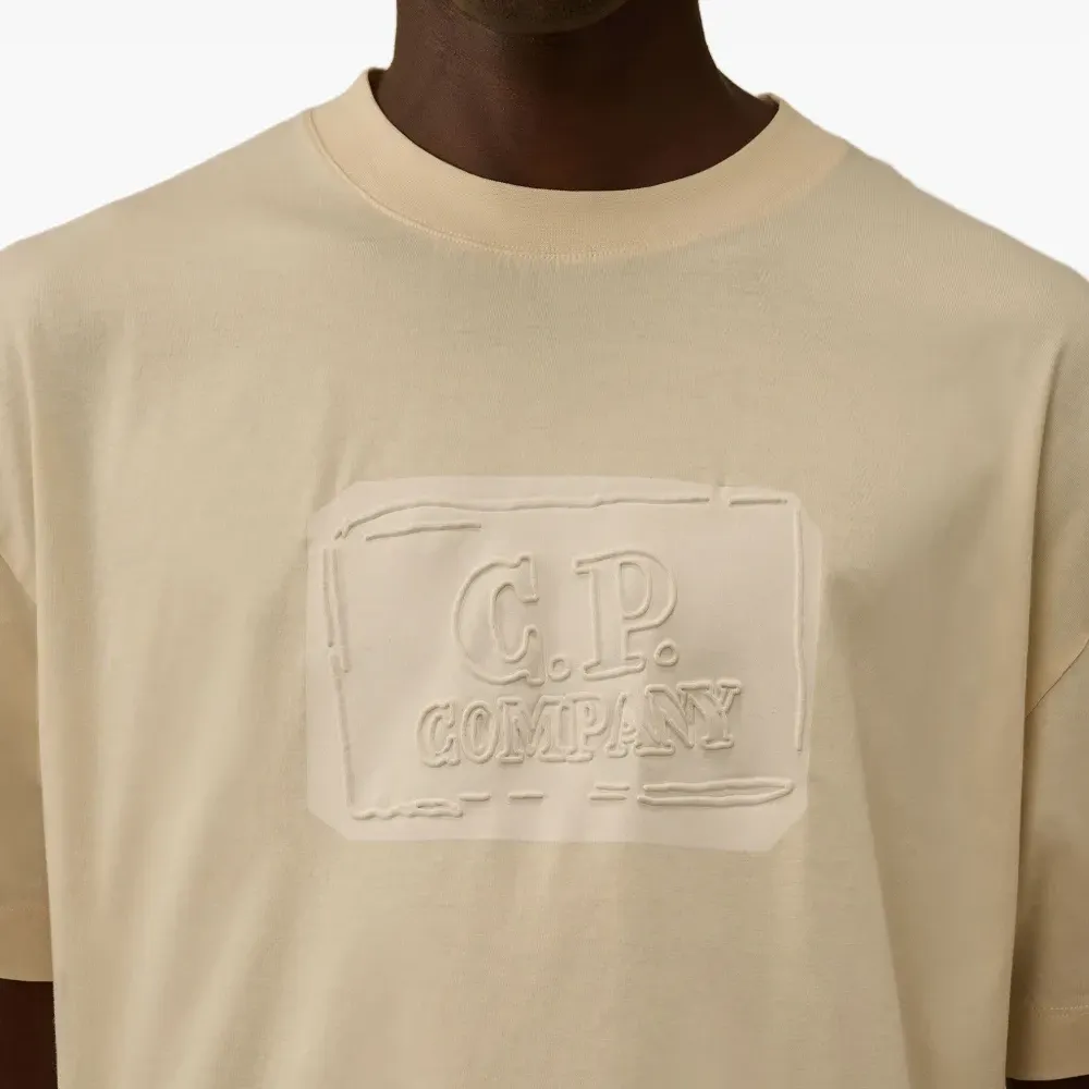 Футболка с тиснением