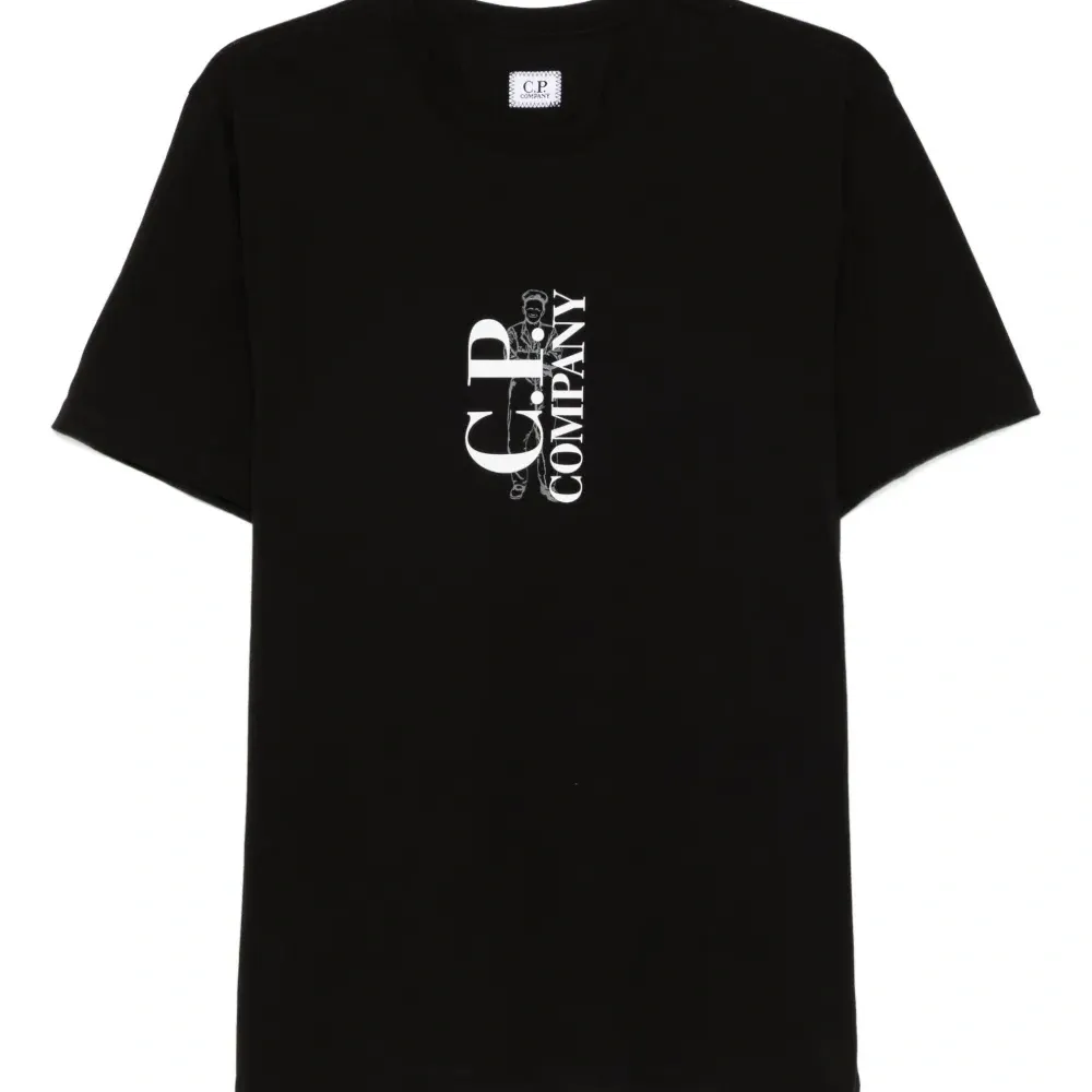 Футболка с логотипом