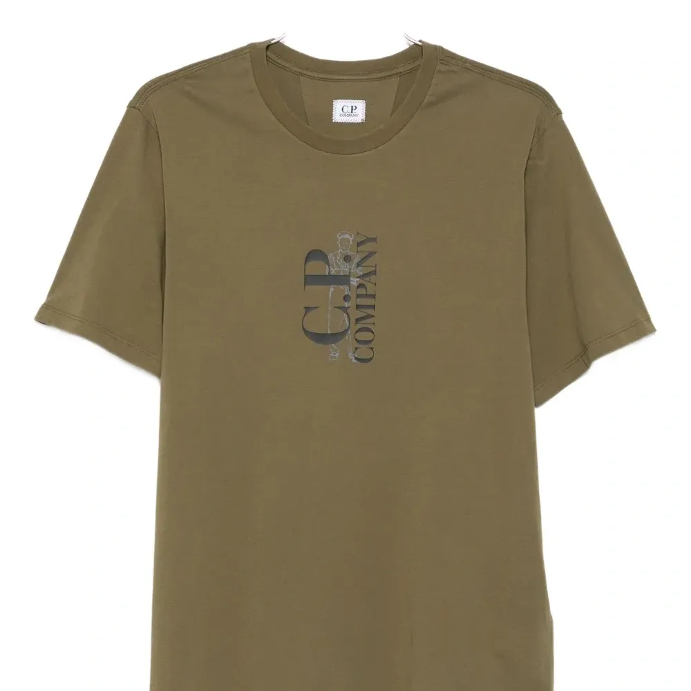 Футболка с логотипом