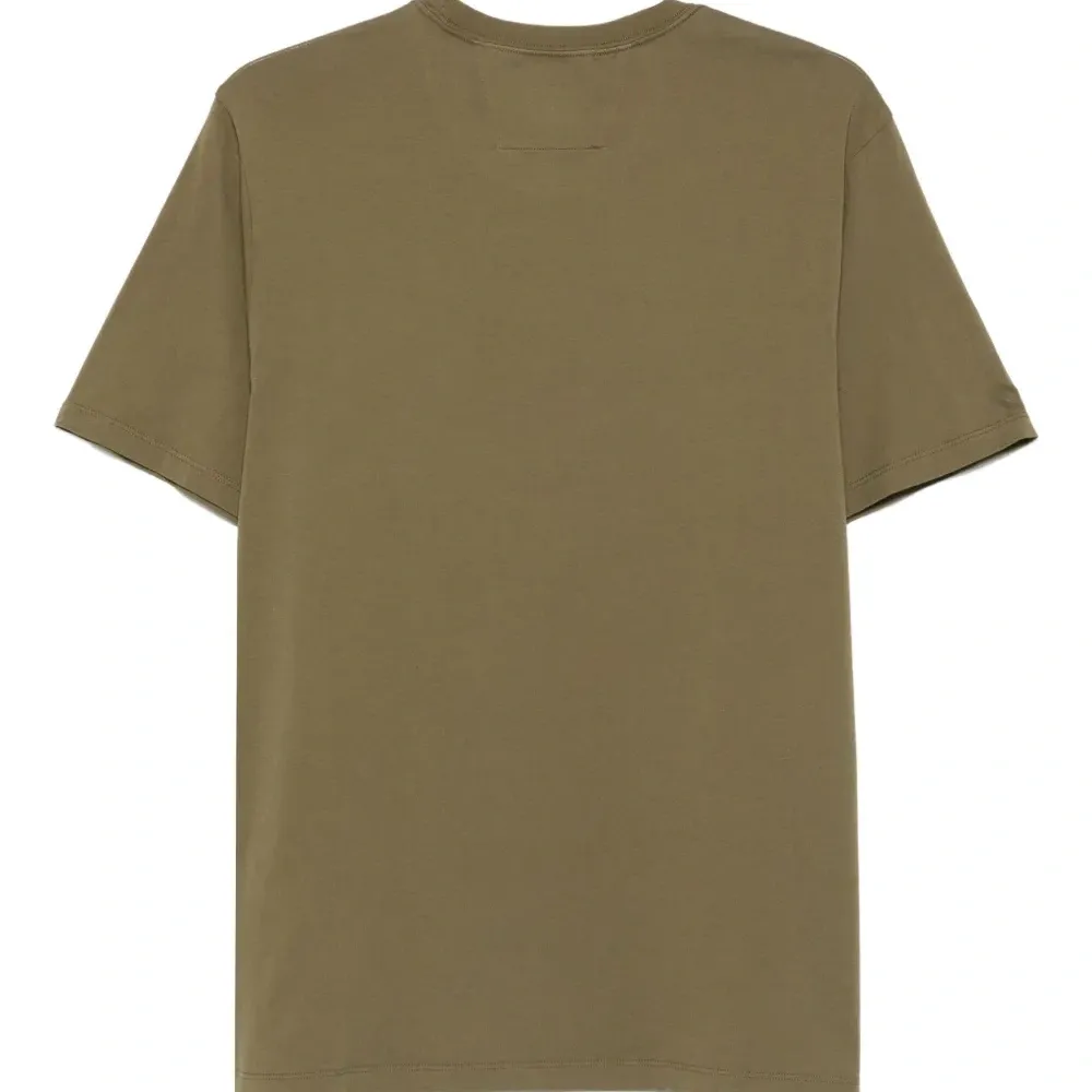 Футболка с логотипом