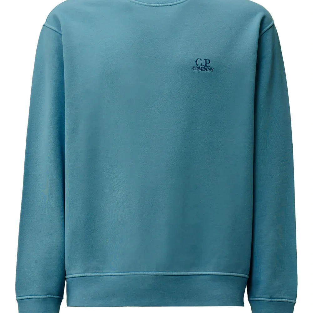 Толстовка с вышивкой