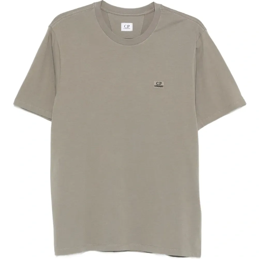 Футболка с нашивкой-логотипом