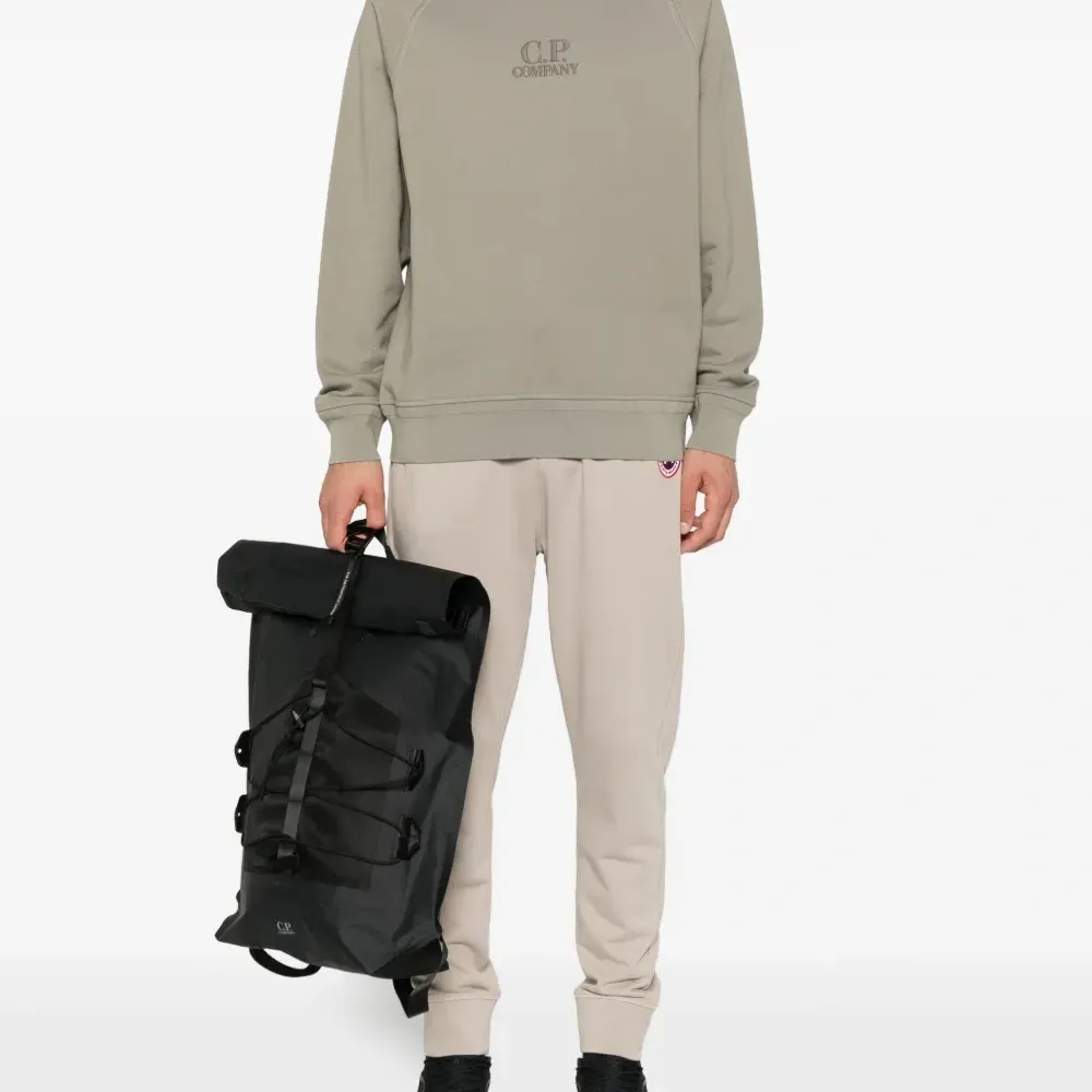 Толстовка с вышитым логотипом