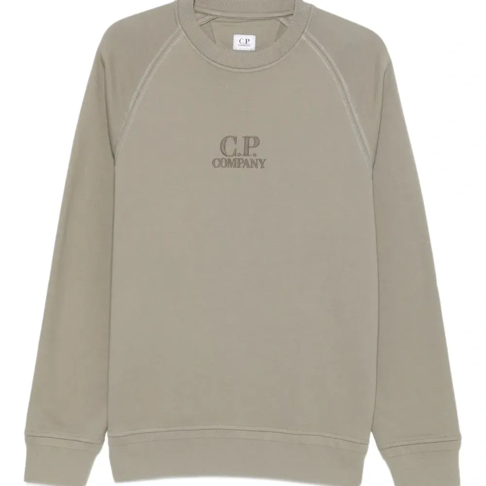 Толстовка с вышитым логотипом