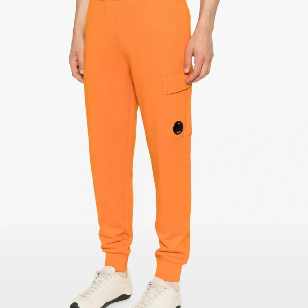 Спортивные брюки с карманами