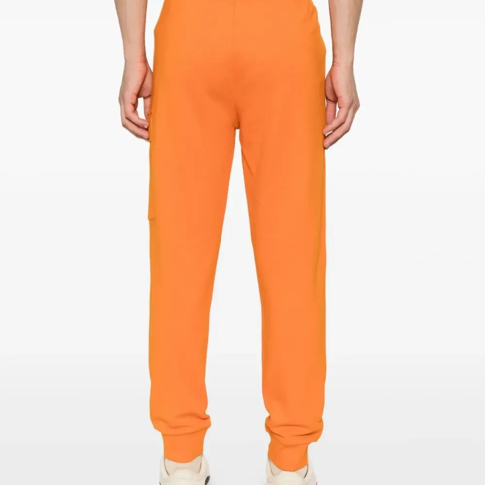 Спортивные брюки с карманами