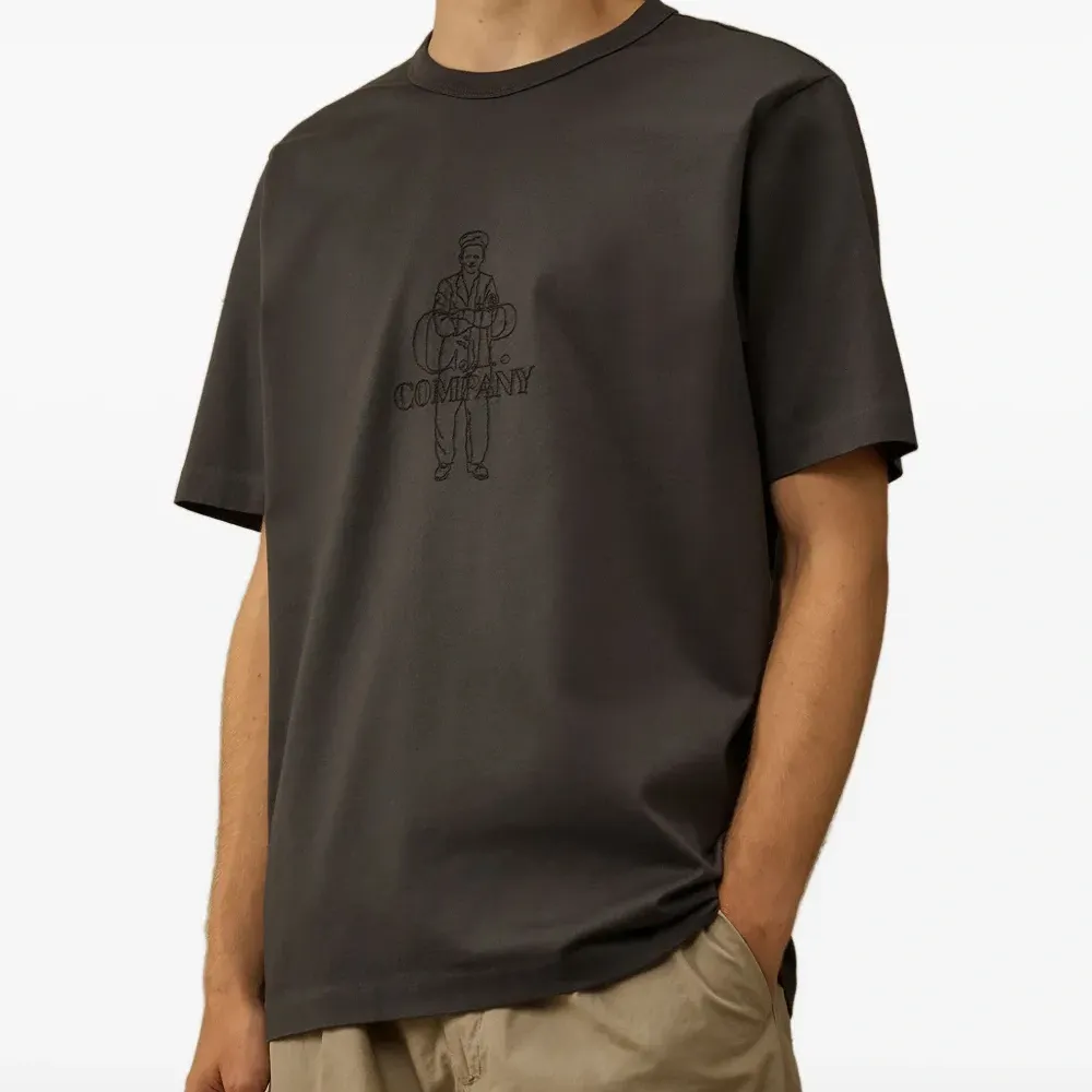 Футболка с вышивкой