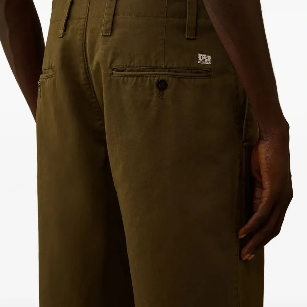 Брюки на пуговицах