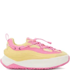 Массивные кроссовки на шнуровке