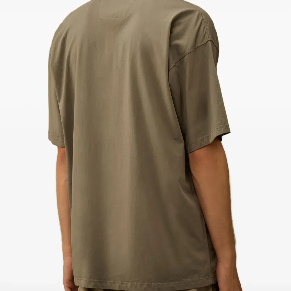 Футболка с карманом