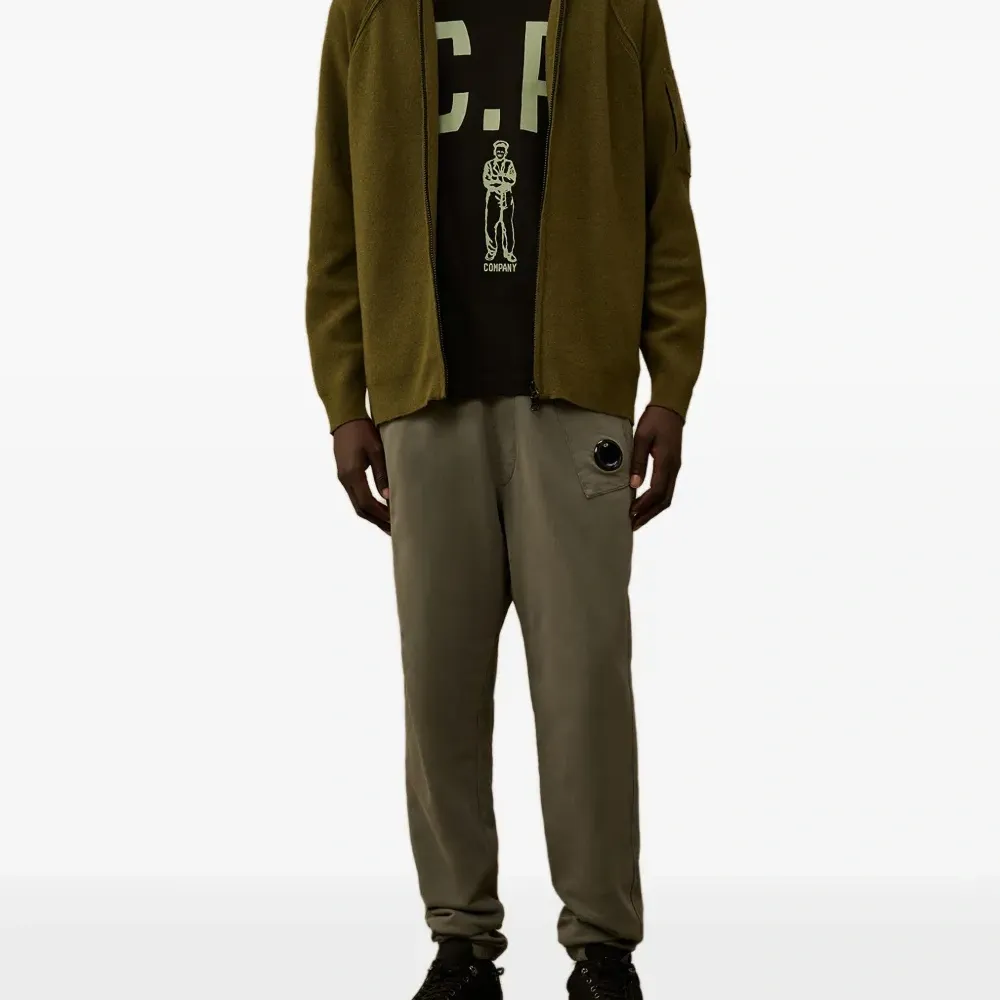 Футболка с графичным принтом Футболка с графичным принтом