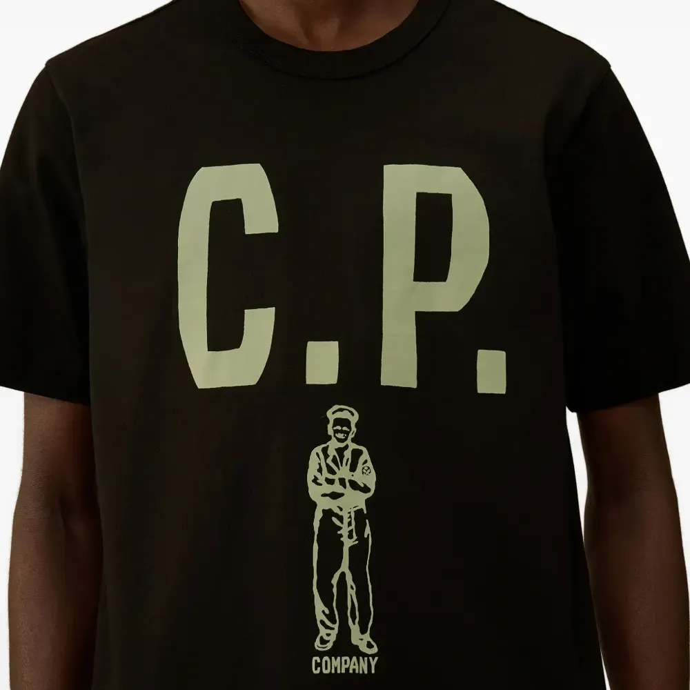 Футболка с графичным принтом Футболка с графичным принтом