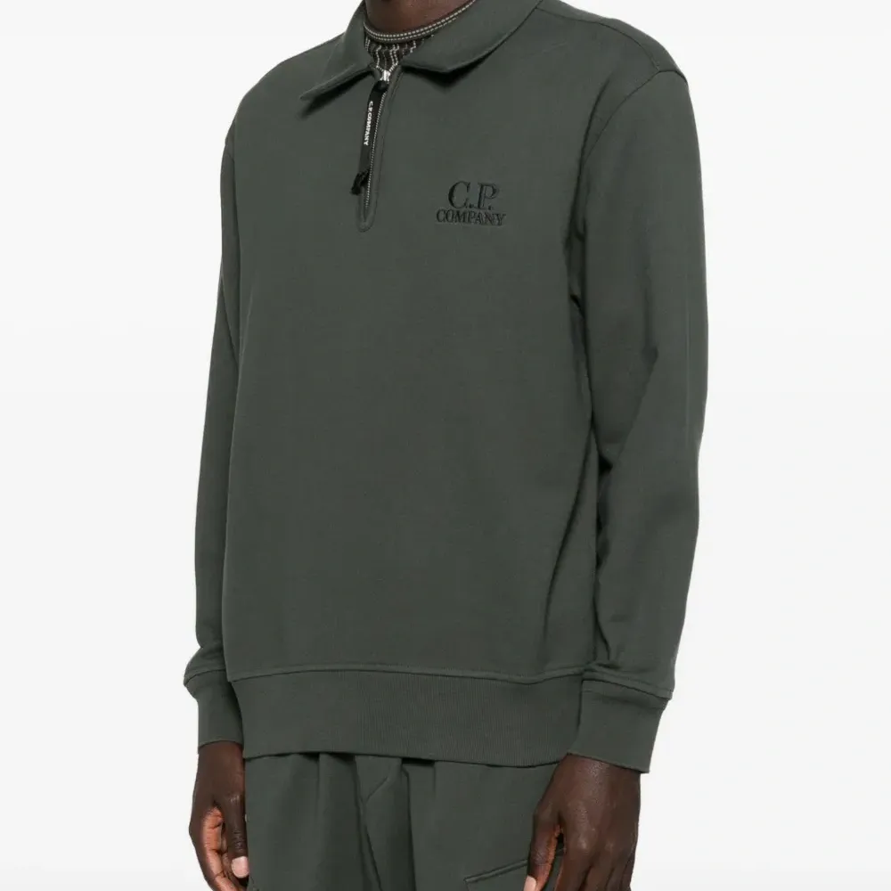 Толстовка на молнии с воротником поло