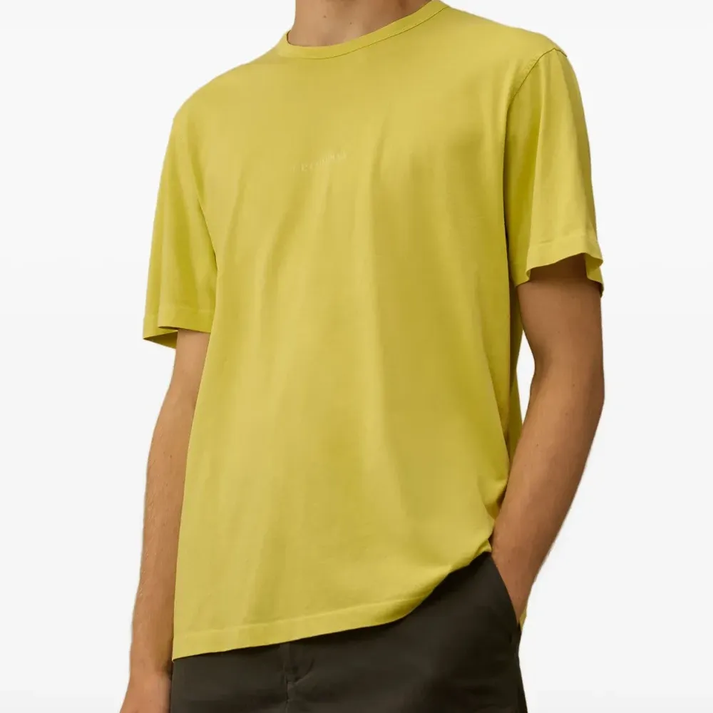 Футболка с логотипом